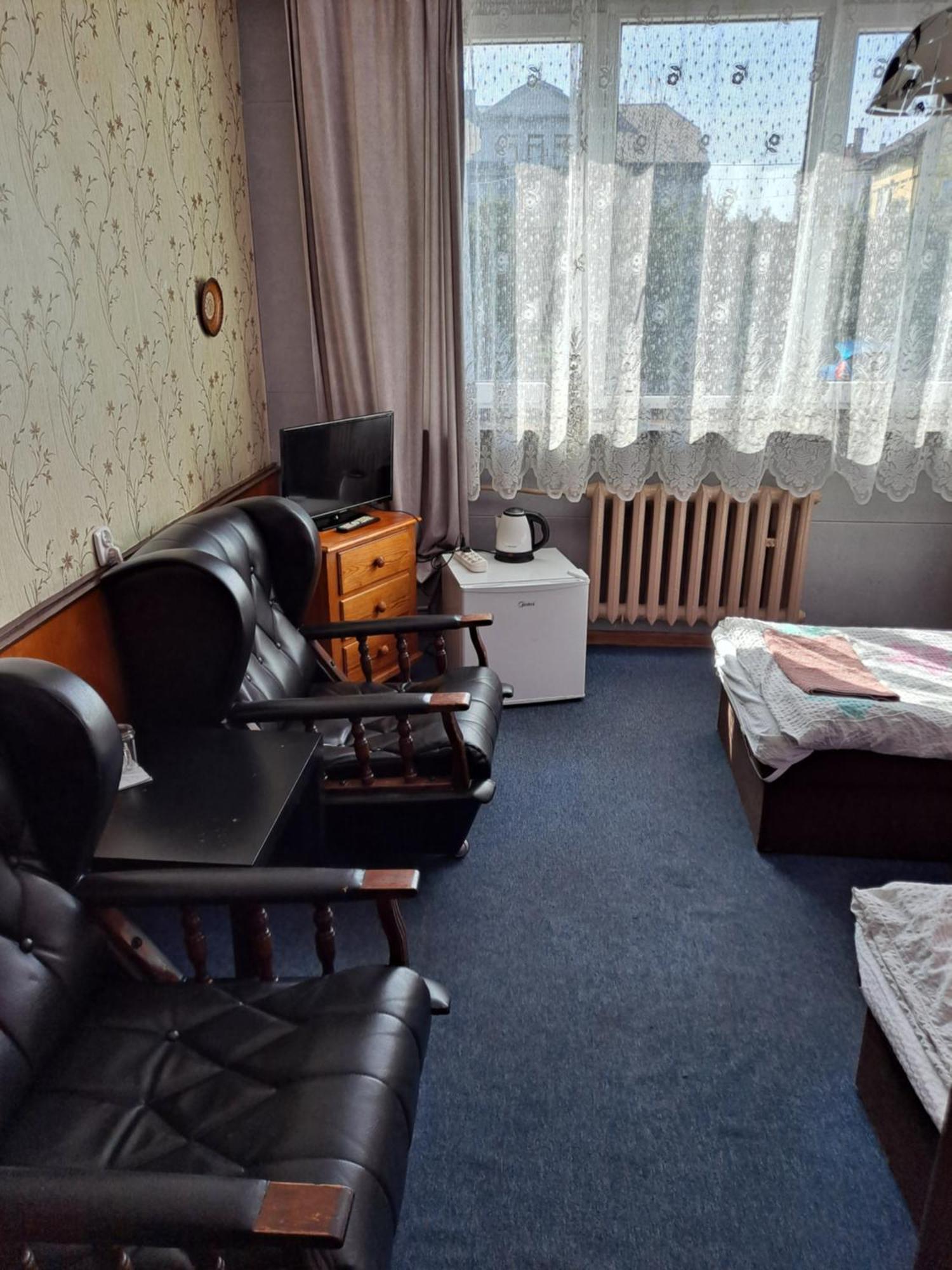Karet Obiekt Hotelowy Skoczów Екстериор снимка