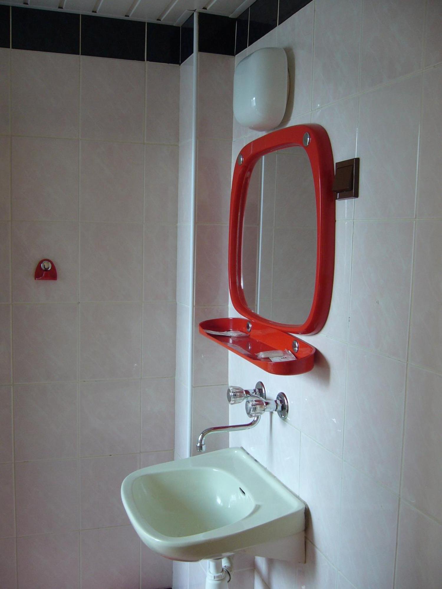 Karet Obiekt Hotelowy Skoczów Екстериор снимка