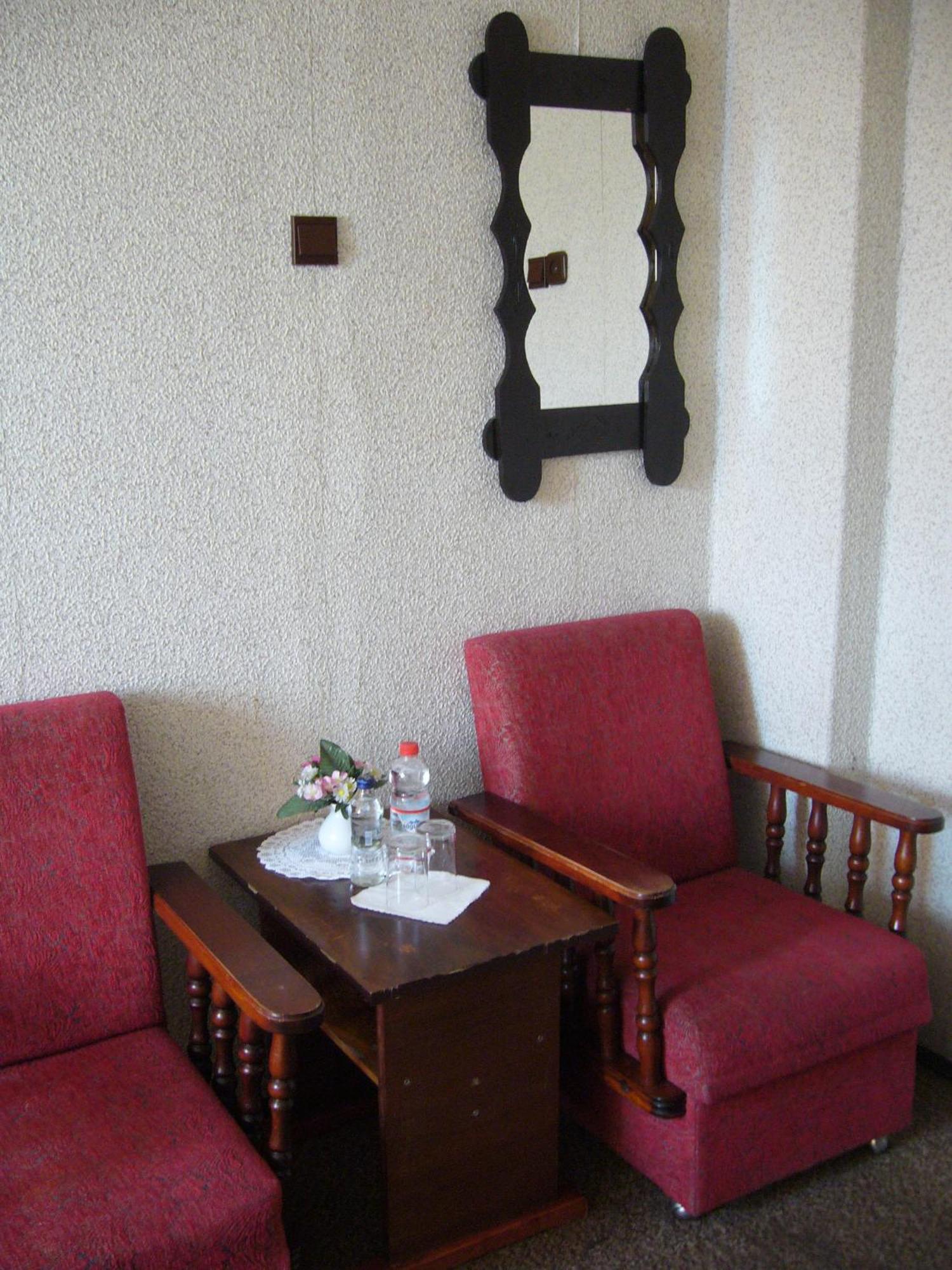 Karet Obiekt Hotelowy Skoczów Екстериор снимка