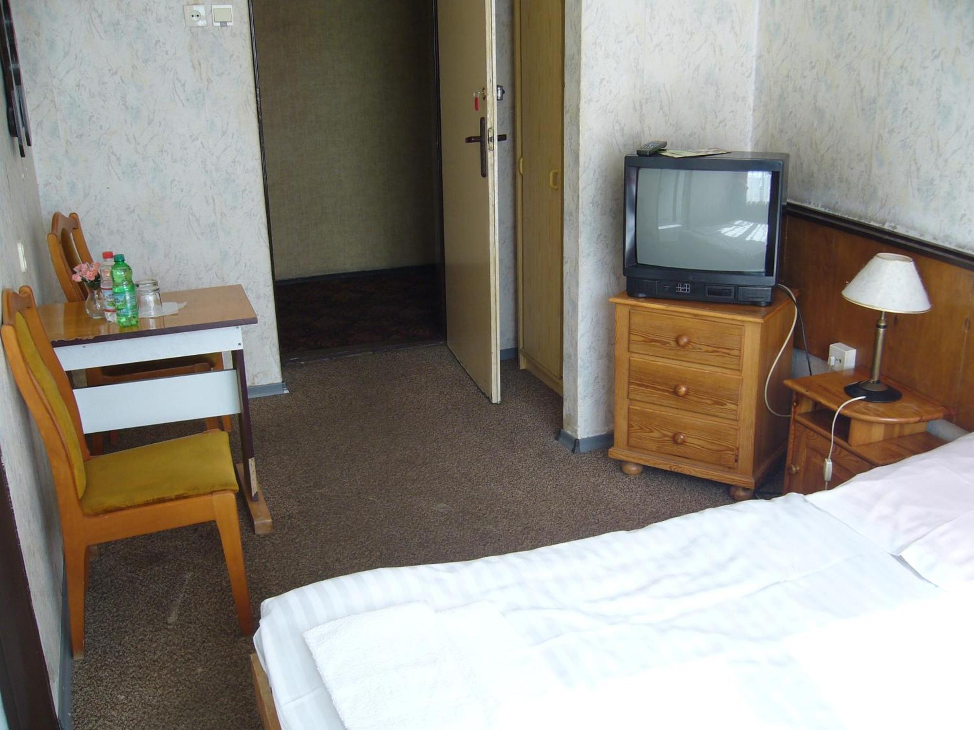 Karet Obiekt Hotelowy Skoczów Екстериор снимка