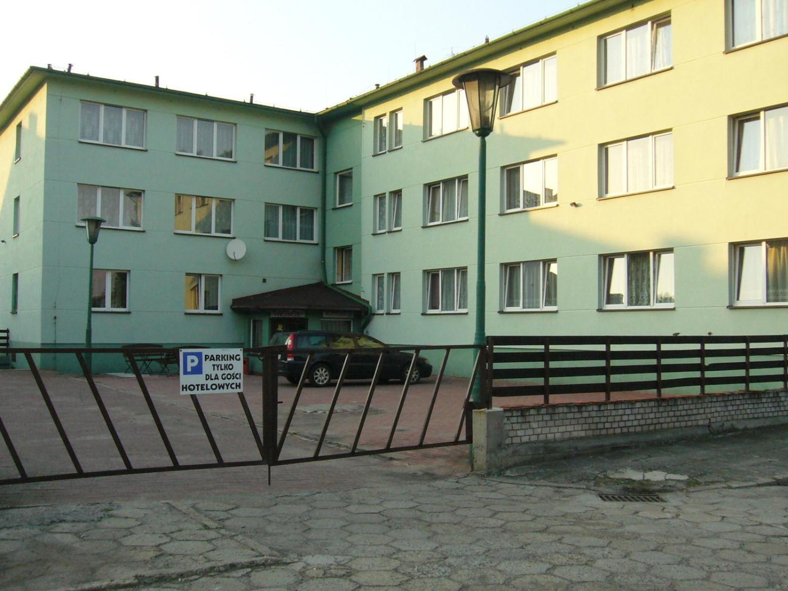 Karet Obiekt Hotelowy Skoczów Екстериор снимка