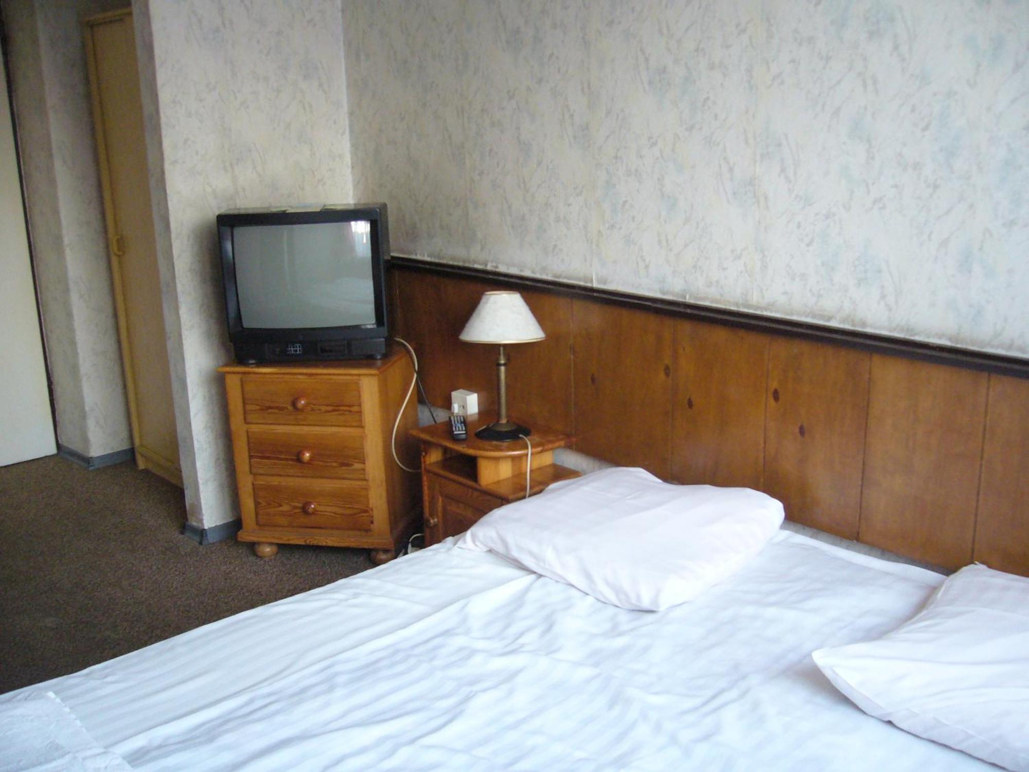 Karet Obiekt Hotelowy Skoczów Екстериор снимка